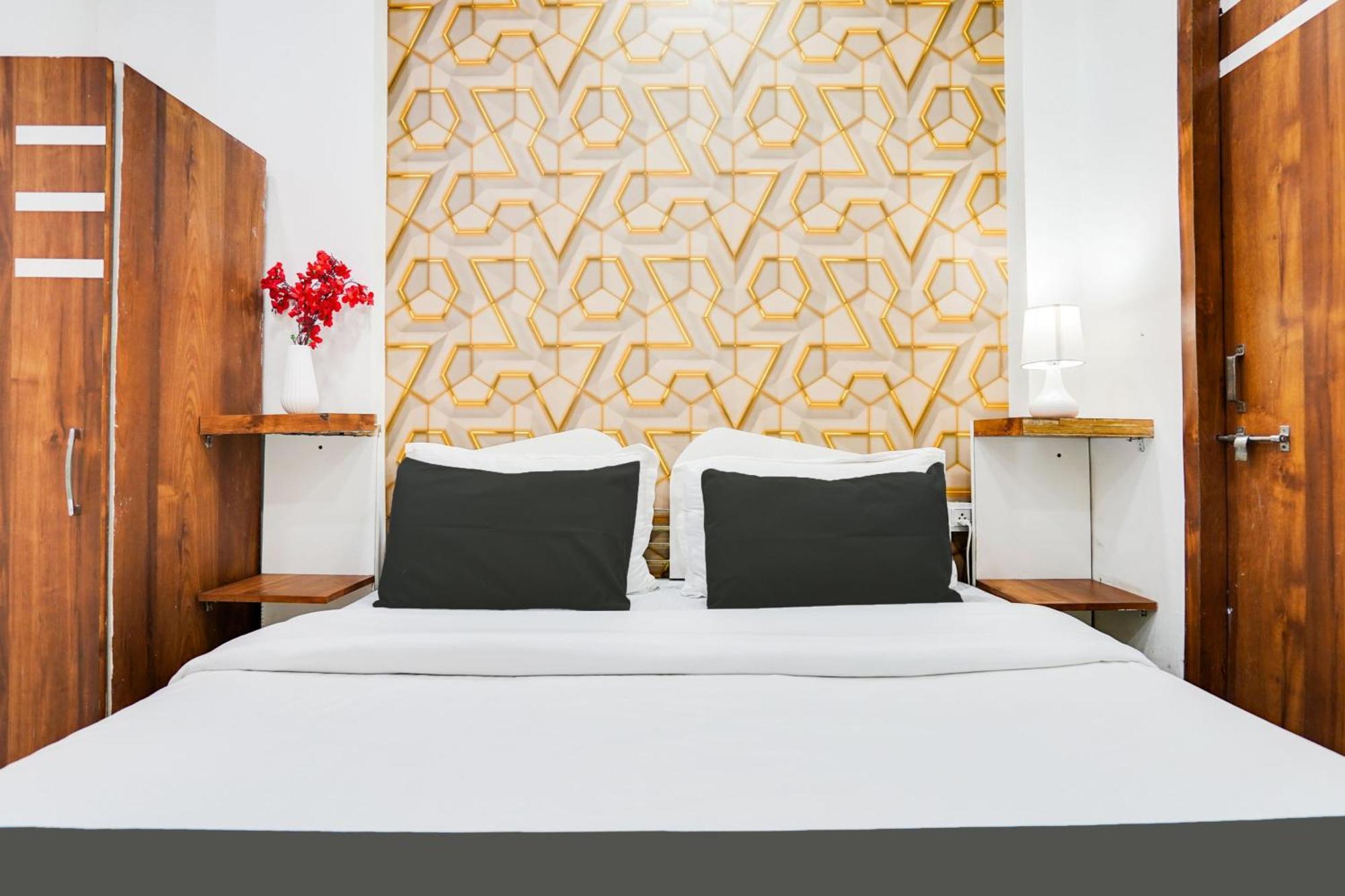 Super Oyo Hotel O Sky Wings Ατζμέρ Εξωτερικό φωτογραφία