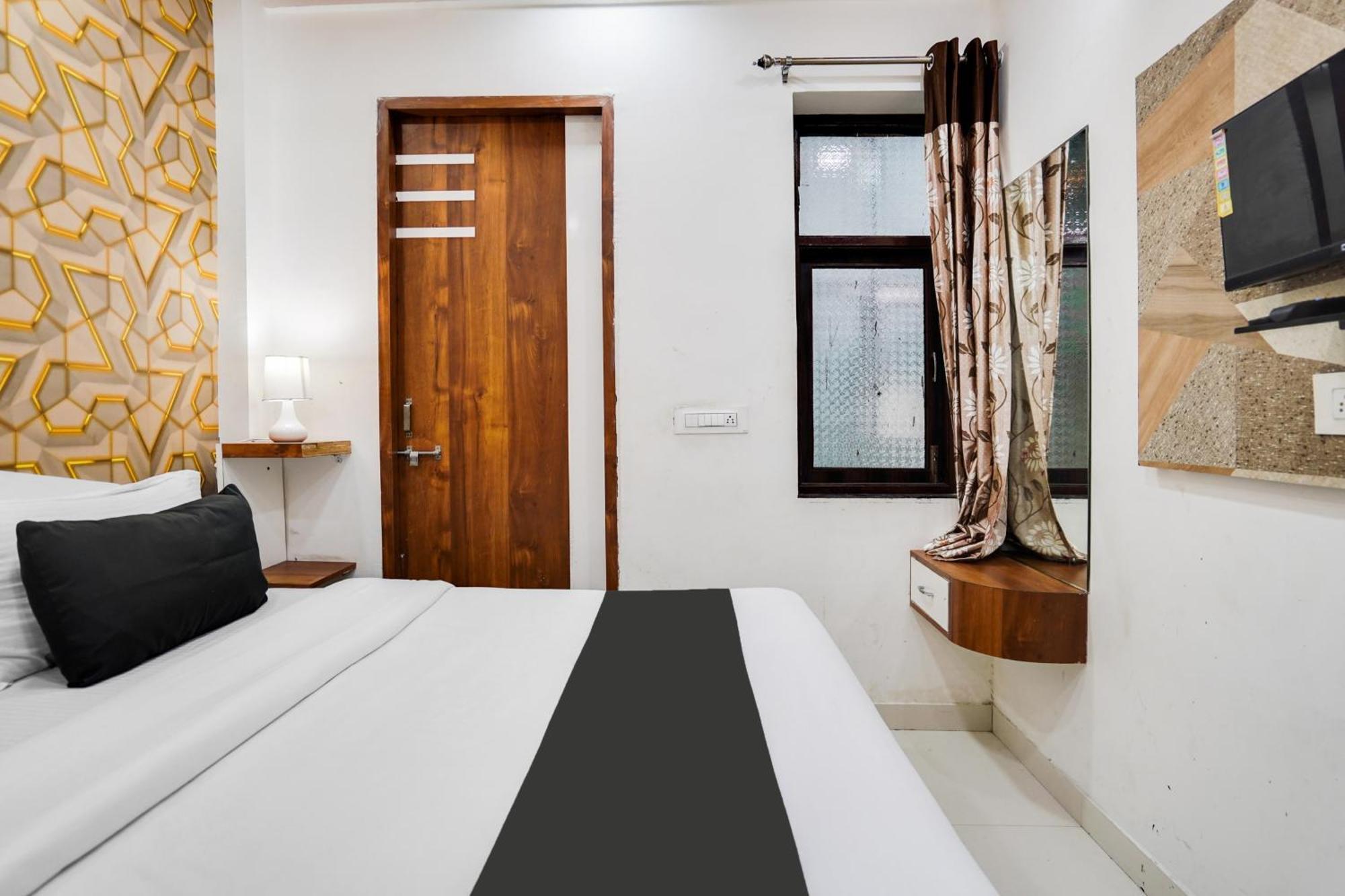 Super Oyo Hotel O Sky Wings Ατζμέρ Εξωτερικό φωτογραφία