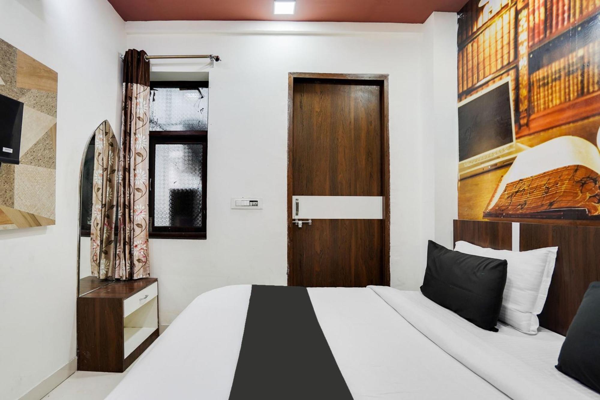 Super Oyo Hotel O Sky Wings Ατζμέρ Εξωτερικό φωτογραφία