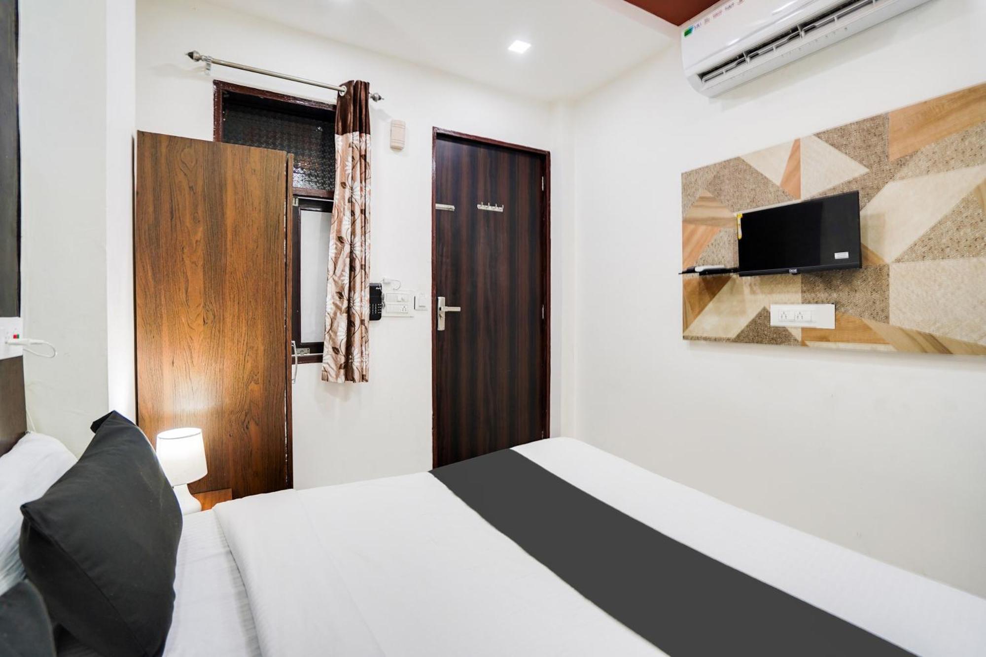 Super Oyo Hotel O Sky Wings Ατζμέρ Εξωτερικό φωτογραφία